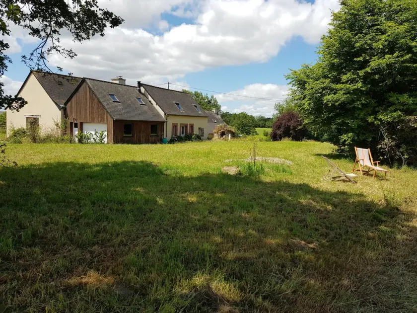 Longère (130m²) in quiet countryside: 5 bedrooms, large kitchen, garden. - Image 1