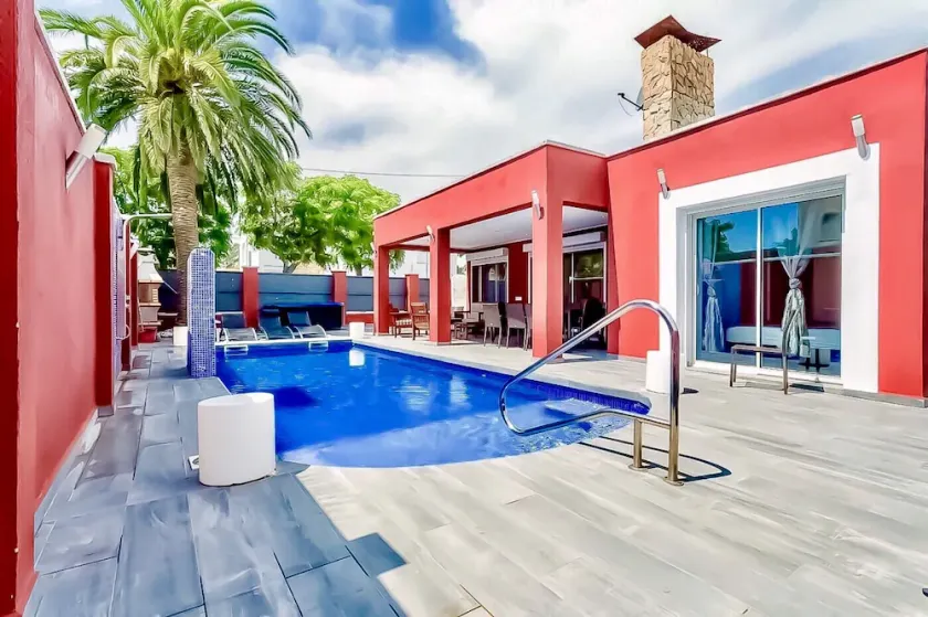 „Villa Nova“ with heated pool, whirlpool, A/C, sat. TV + wifi in Montgri - Image 1