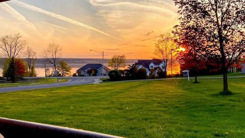 Lakeside Lookout: \"Wunderschöner Blick auf den Seneca Lake direkt an der Weinstraße!\" - Image 1