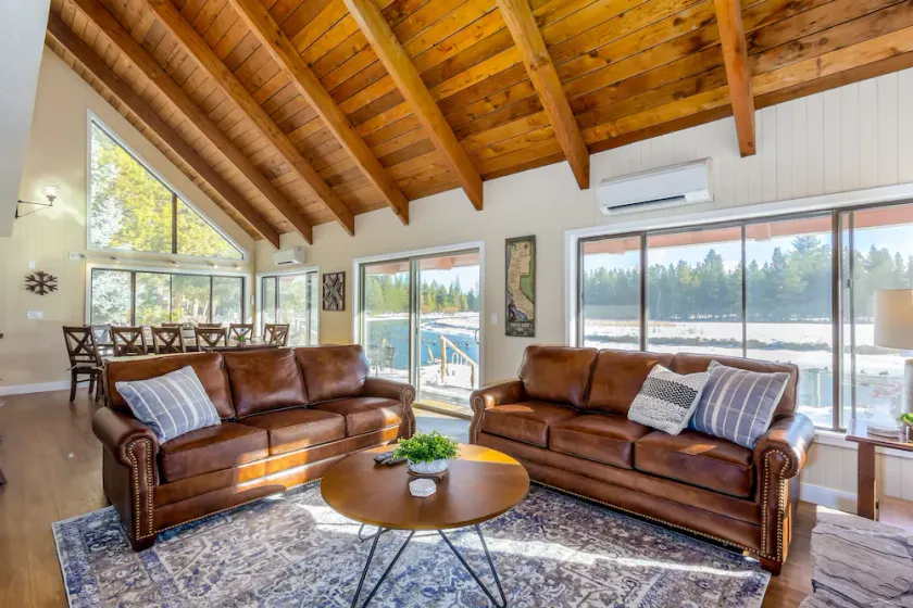 ECLI20 - River Front Home on the Deschutes, Pool Table - Image 1