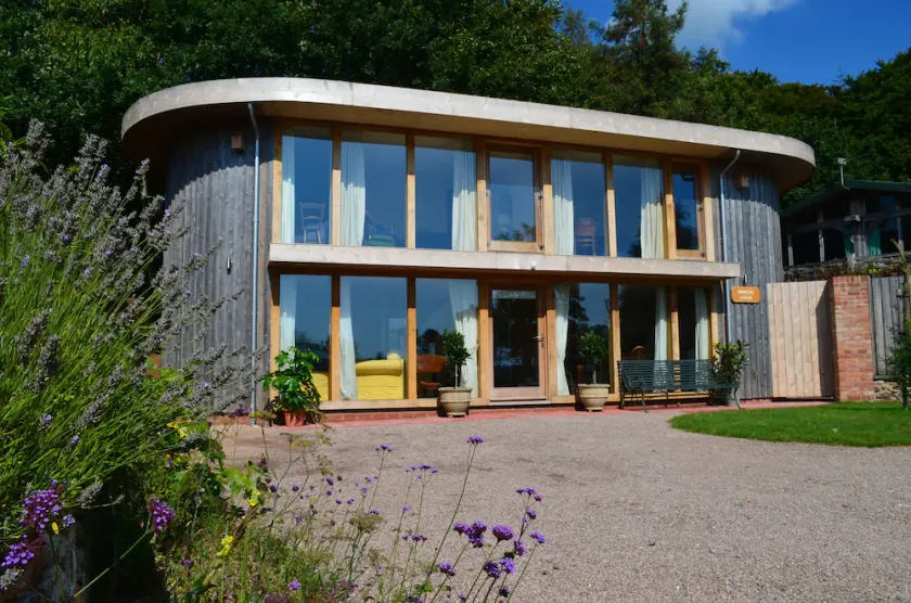 Schneide Luxus-Luxus-Designer-Lodge mit offenen Landblicken - Image 1