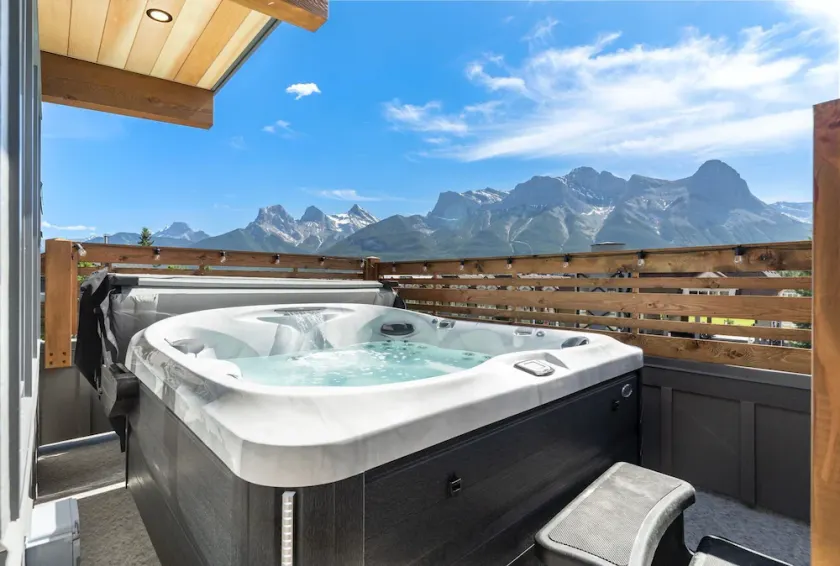 Luxe 4BR House by Canadian Rockies Vacation Rentals - Image 1