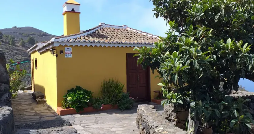 Vacation home with magnificent sea views in a wonderfully quiet location - Image 1