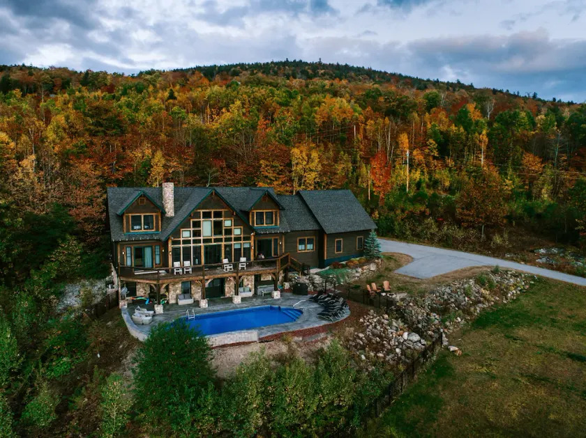 Stunning views, luxurious home, heated pool, hot tub, games - Image 1