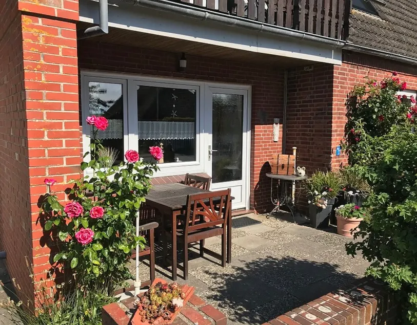 Apartment 'Fewo Krabbe' with Private Terrace, Shared Garden and Wi-Fi - Image 1