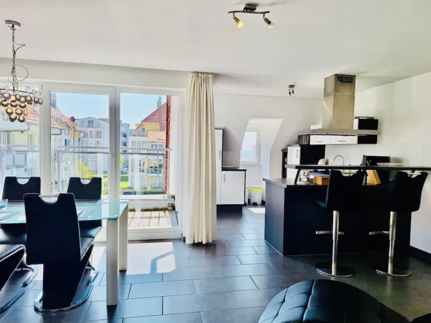 Luxury penthouse with large roof terrace, beach location, sauna & fireplace! - Image 1