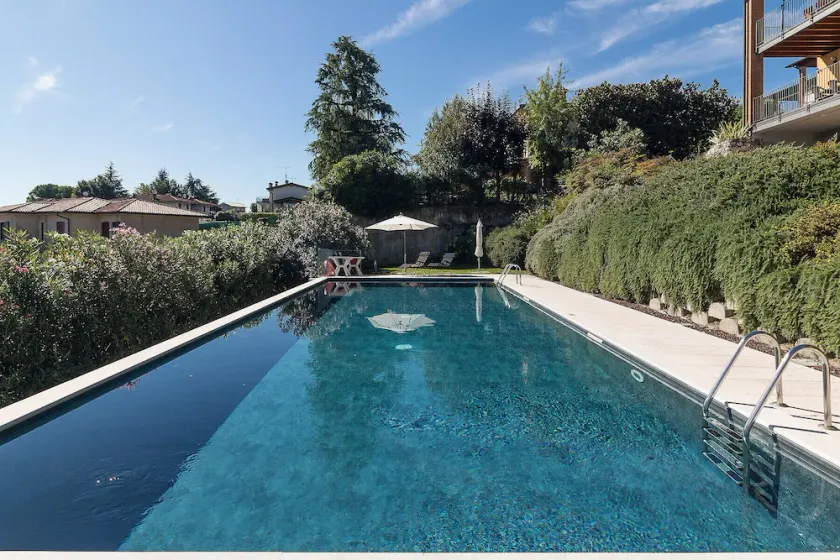 Pegaso: mit Balkon mit Seeblick, Pool und Garage - Image 1