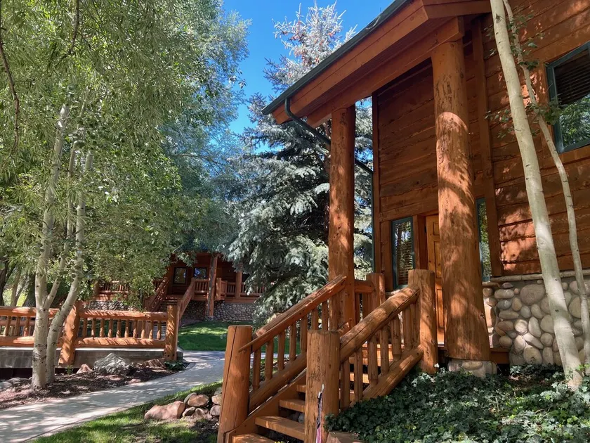 Park City Timber Wolf Chalet - 5 min walk to Cabriolet & 1 min to town shuttle! - Image 1