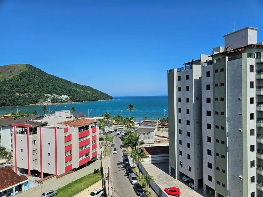 Apartment in Martim de Sá, 100 meters from the beach with sea view. - Image 1