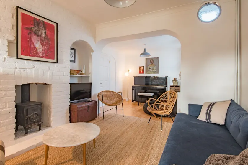 The Watch Tower  -  a holiday let by Bloom Stays  that sleeps 6 guests  in 3 bedrooms - Image 1