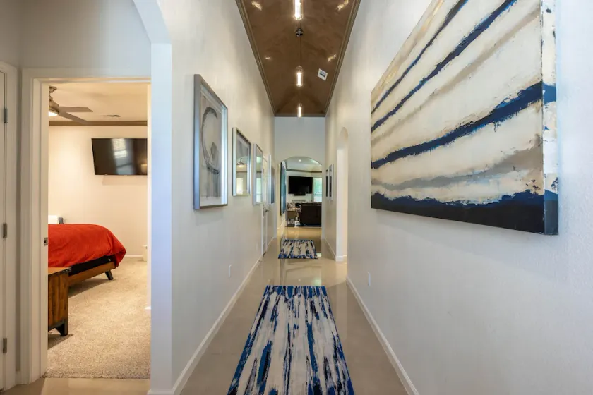 LUXURY CLEAN in Fair Park nr Deep Ellum/Conv Ctr /Bishop Arts/Uptown/Dos Equis - Image 1