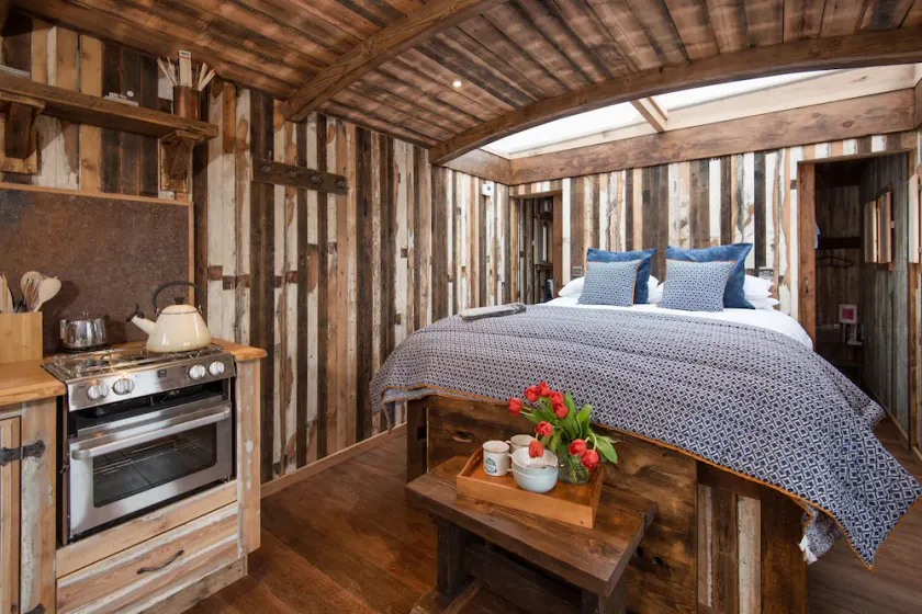 The Sandpiper - sleeps 4 guests  in 2 bedrooms - Image 1