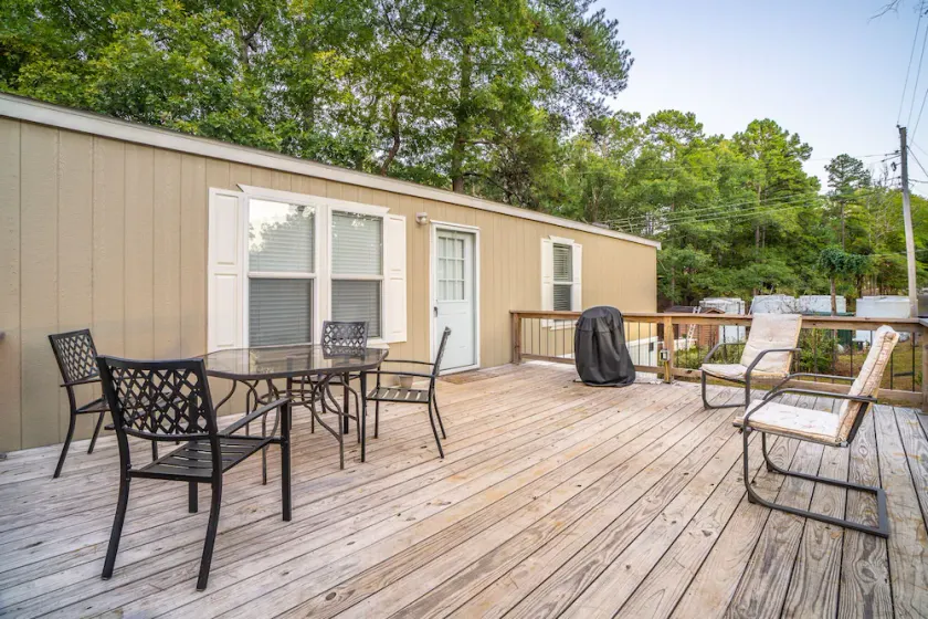 Mobile Home E-1 at Safe Harbor Brady Mountain on Lake Ouachita! - Image 1