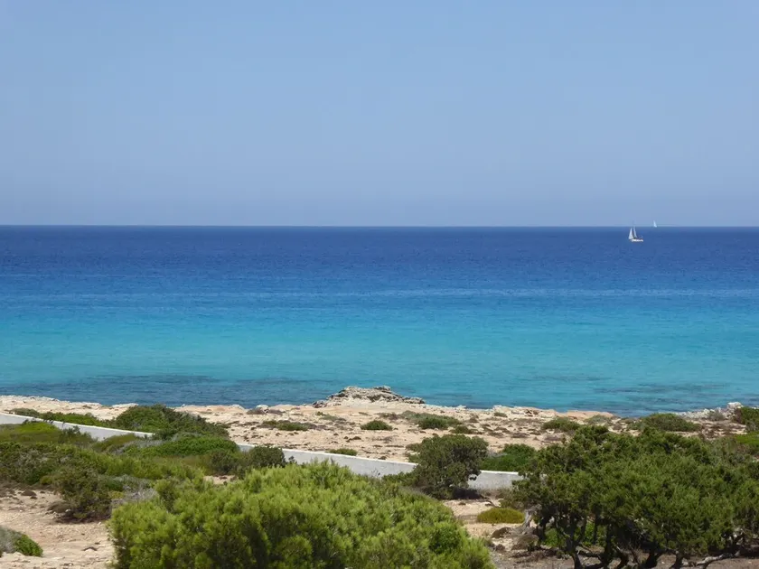 Amazing new and big property in 1st. sea line - Image 1