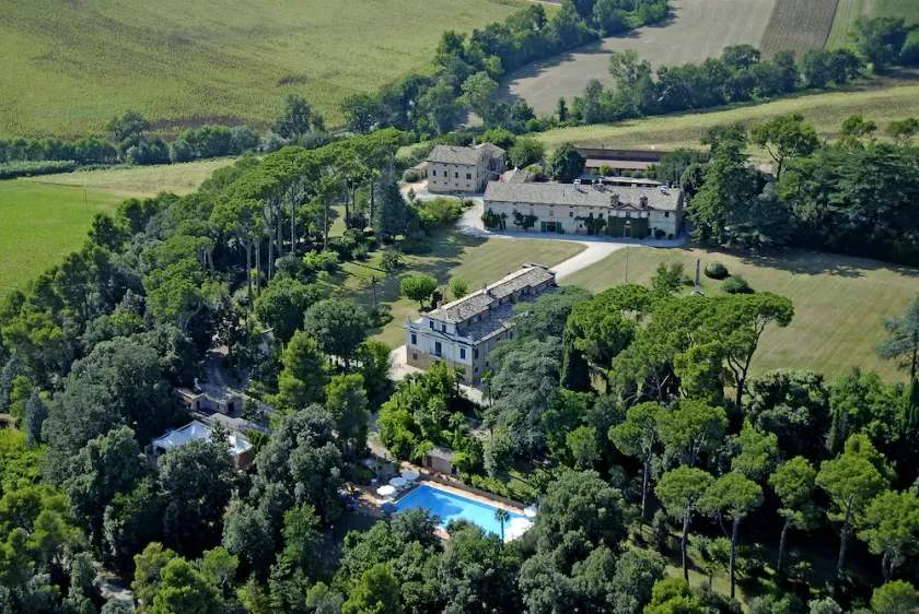 Elegant house inside our period villa surrounded by centuries-old park - Image 1