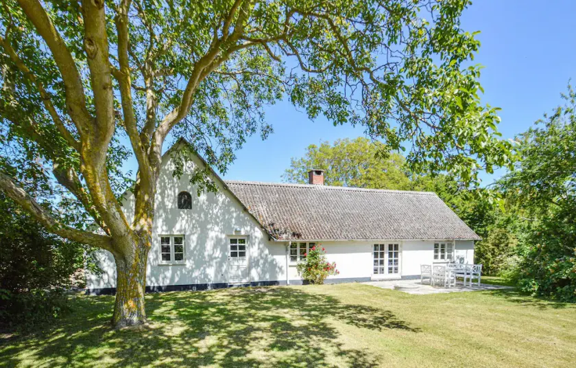 Gorgeous Home In Askø With Kitchen - Image 1