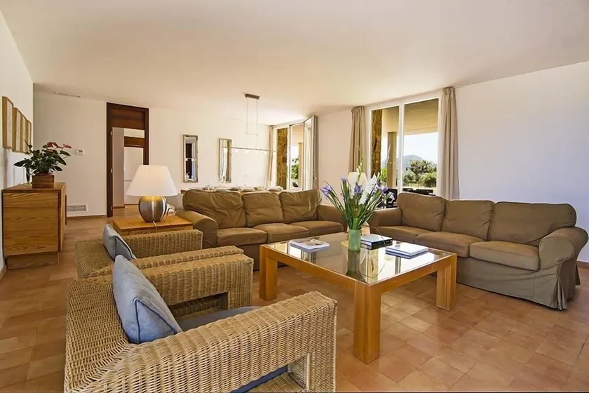 Lyx modern sten klädda villa med pool och utsikt över bergen - Image 1