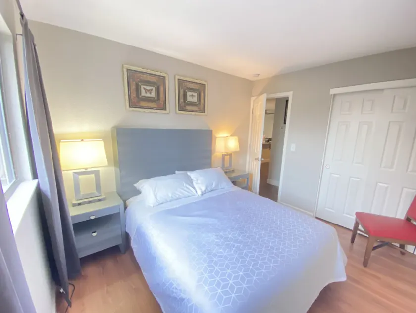 Comfy and freshly updated 2/1 duplex - Image 1