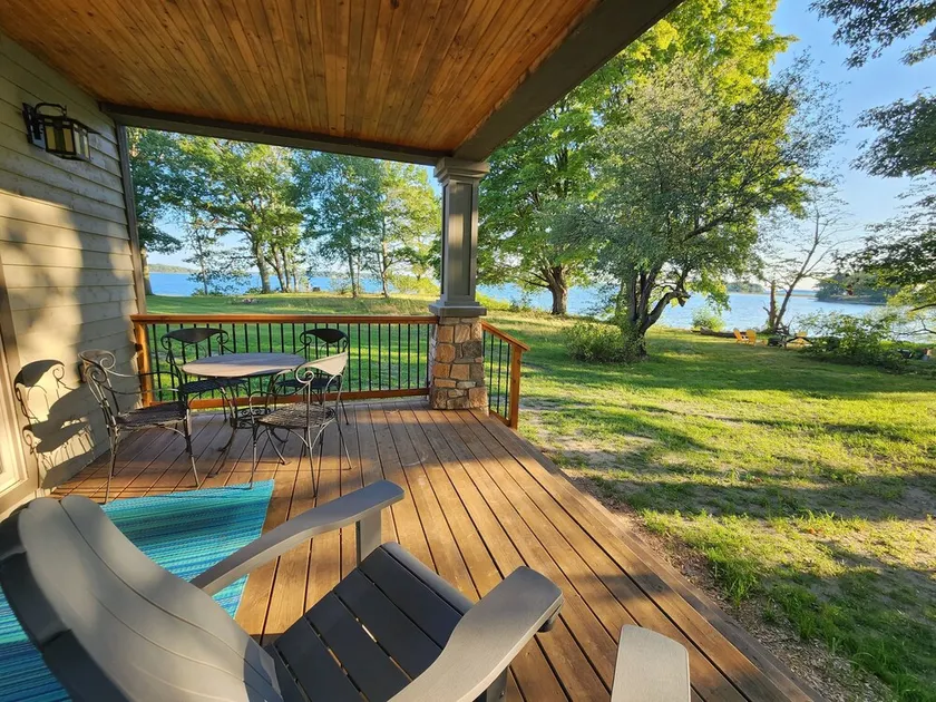 Island Luxury Retreat on St Lawrence River, in Thousand Islands near Gananoque - Image 1