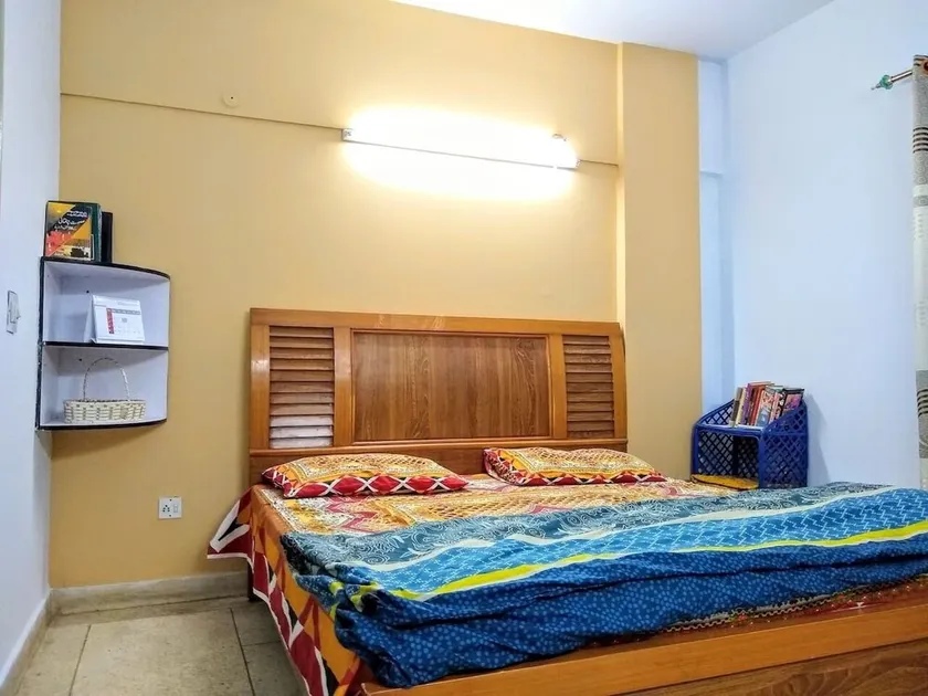 Centre Karachi Apartment - Image 1