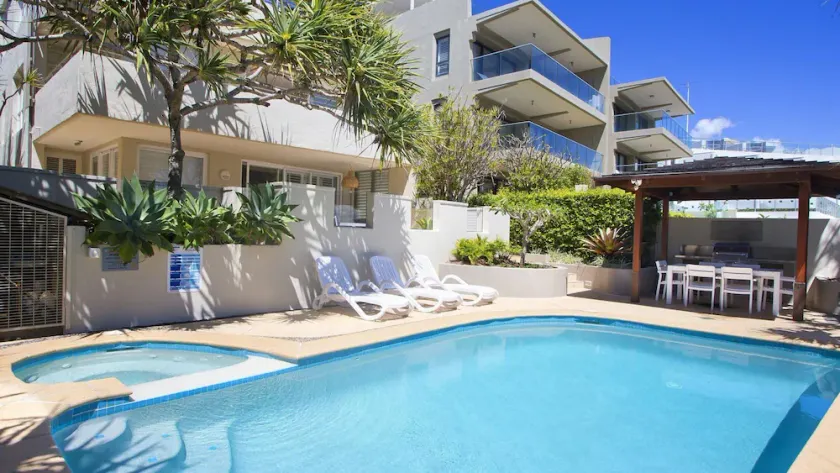 Portofino 4 - Beachfront apartment at the Pristine sands of Noosa Main beach - Image 1