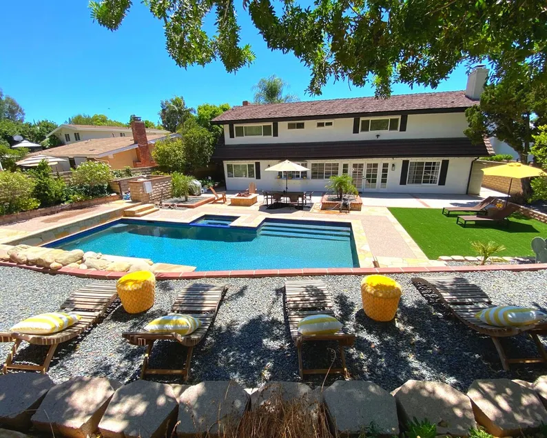 Calabasas Oasis Retreat w/Pool,Jacuzzi,Gym &more! - Image 1