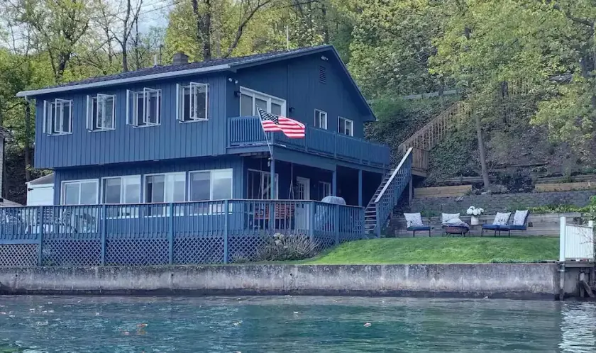 Lakeside Life on Keuka's Water's Edge - Image 1
