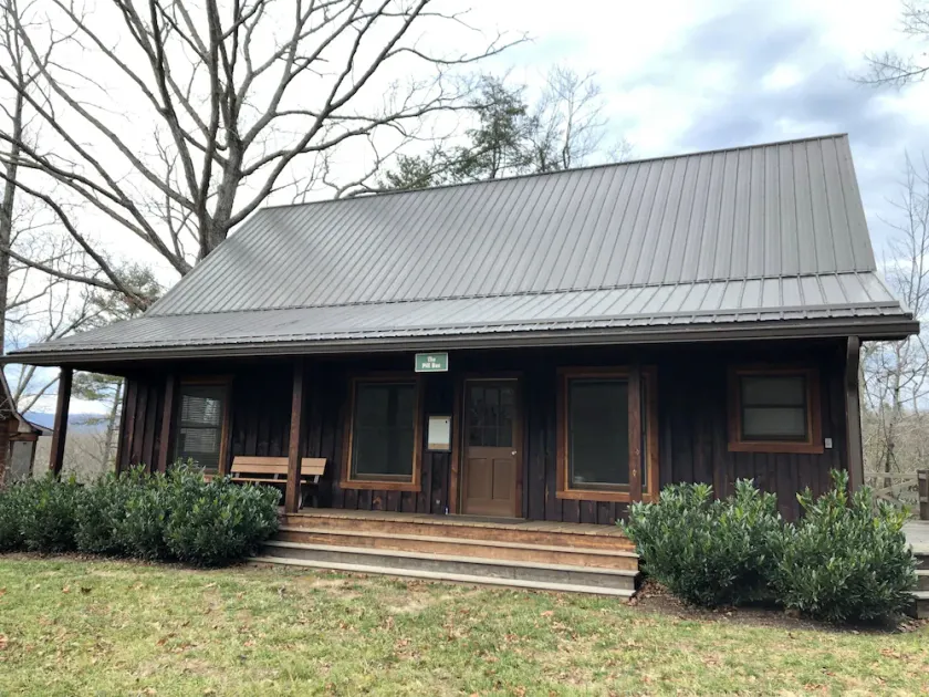 The Pill Box is the perfect getaway next to the Cowpasture River - Image 1