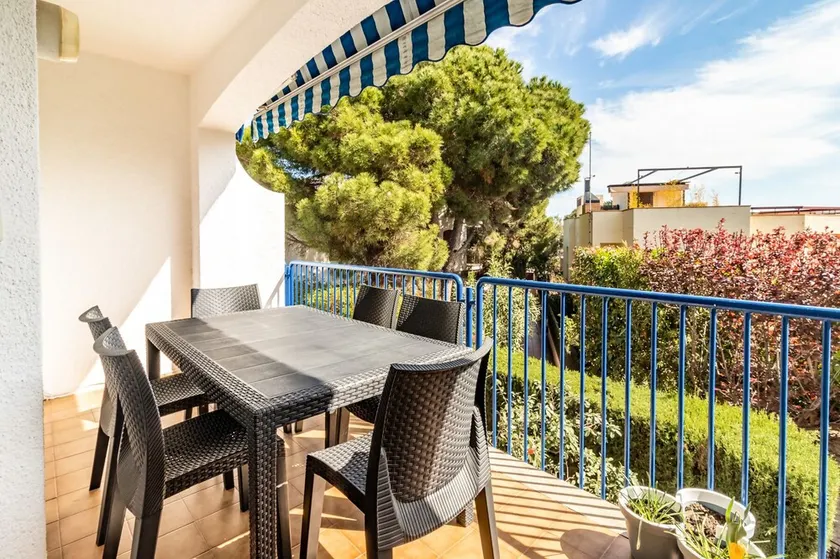 Carboneres 54 - Comfortable apartment close sea - Image 1