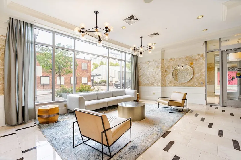 Downtown Silver Spring Walkable Metro Skyline Balcony Corner Suite Luxe Pad - Image 1