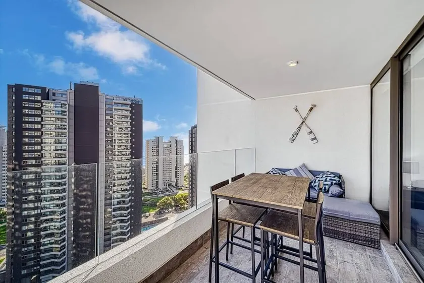 Galerna Home 2BR W/Balcony, Wifi & Parking. - Image 1
