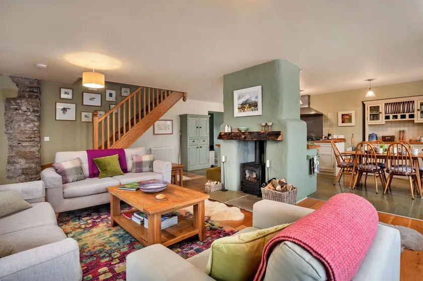 Swalebeck House - Image 1
