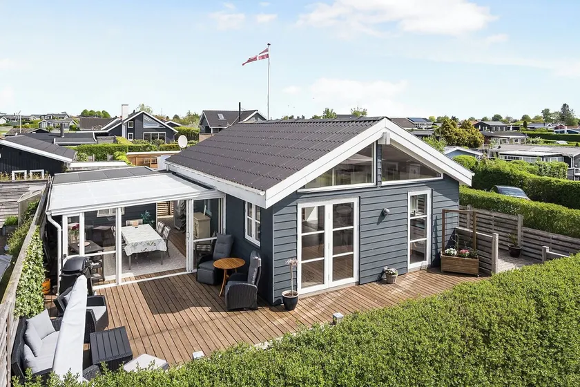 Ferienhaus mit Grill, Terrasse und Garten - Image 1