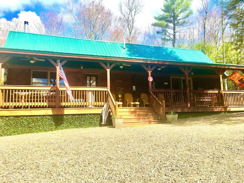  Book Catskills Fall Escape. Cozy log cabin! Pumpkin picking, Exploring, Hiking - Image 1