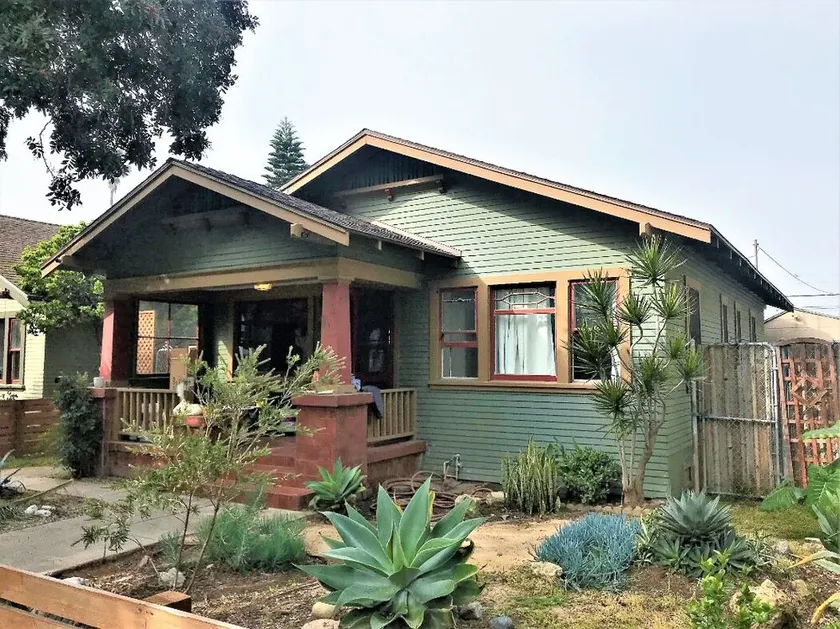 Classic California Craftsman House - Private Yard - Image 1