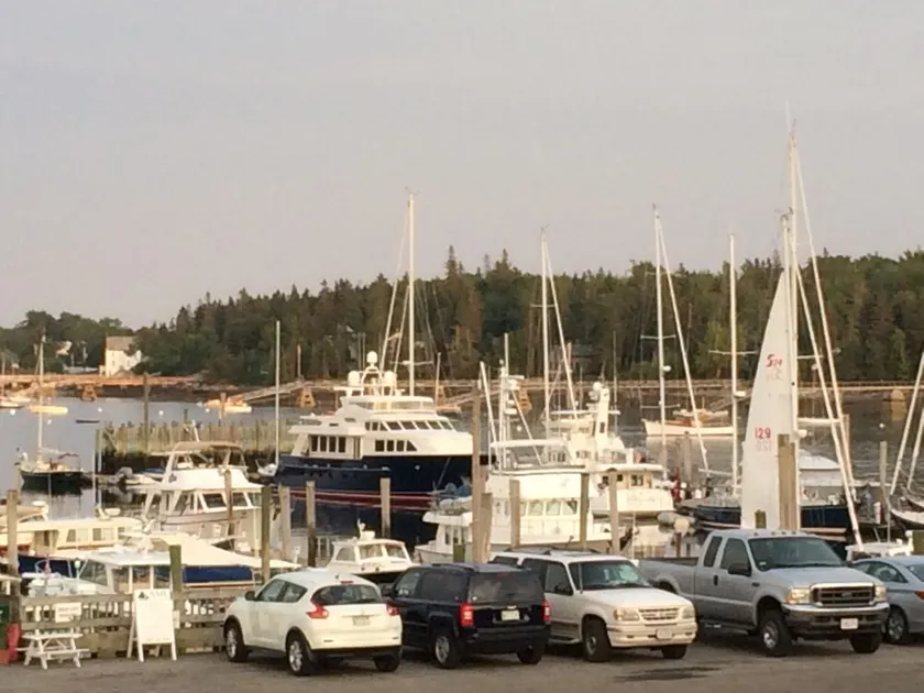 The Cannery's Marina-side Condo Stern-enhed - Image 1
