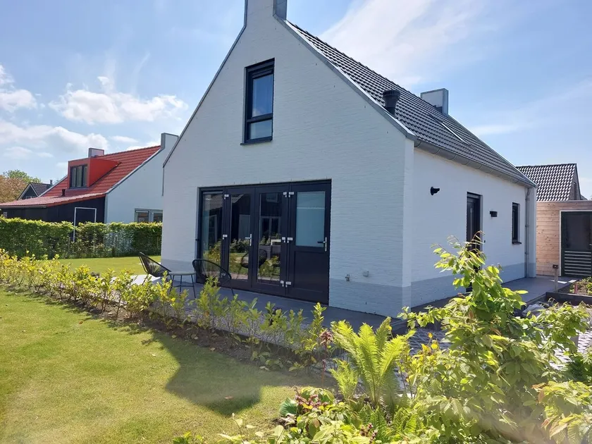 Luxus Ferienwohnung für 5 Personen in Strandnahe, umzäunten Garten, Pool. - Image 1