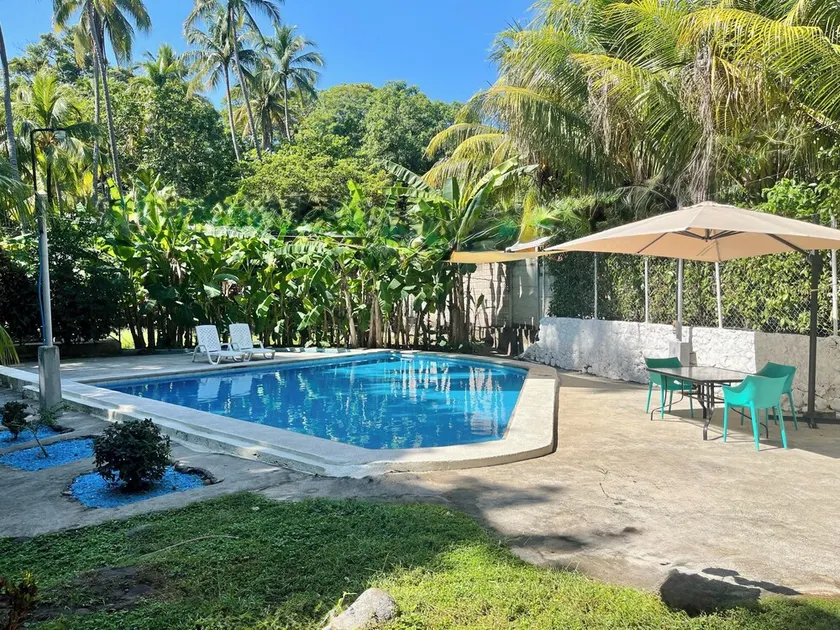 3 mins from the beach Tropical Private beach house.Close to restaurants ,stores - Image 1