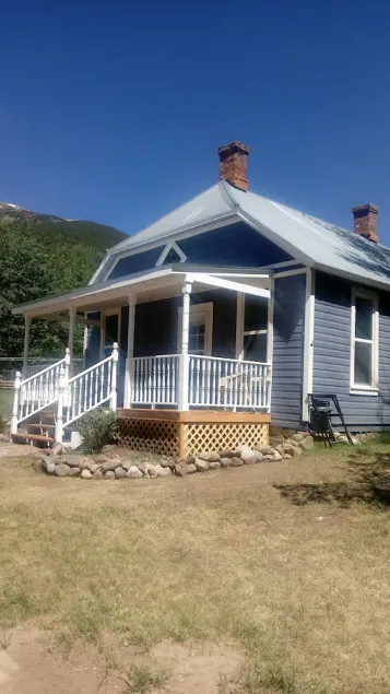 Sweet Retreat Bungalow 1880 avec randonnée, cuisine pour les chiens et stockée - Image 1