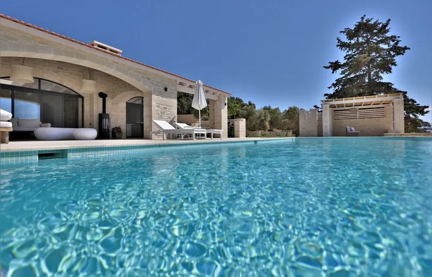 nouvelle villa  pierre naturelle avec grande piscine et superbes vues sur la mer - Image 1