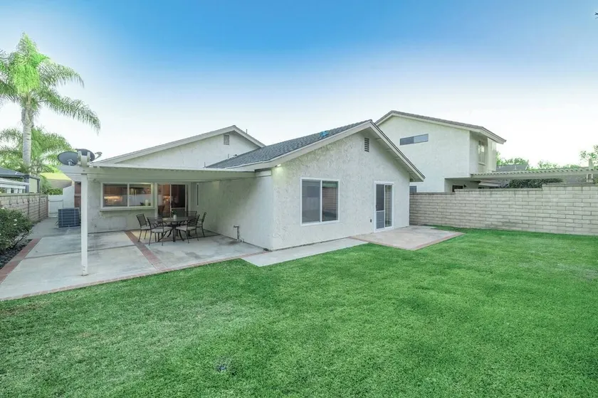 One-Story w/ Backyard & FastWiFi (Avocado Perch) - Image 1