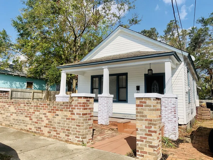 Pet Friendly 2/1.5 in the Heart of Historic Pensacola - Image 1