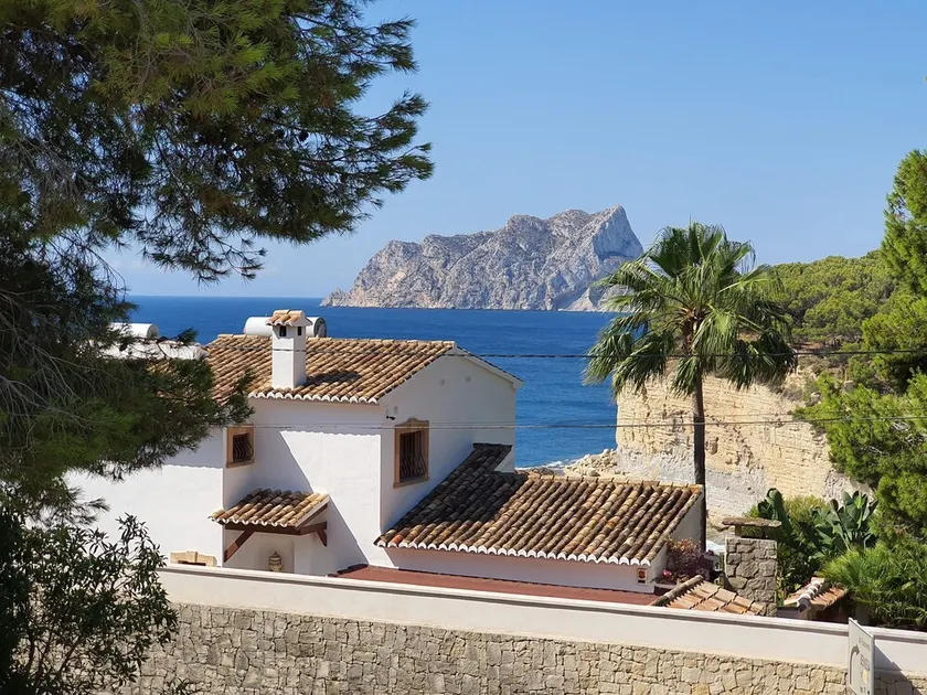 VILLA FRANZISKA CON IMPRESIONANTES VISTAS AL MAR - Image 1