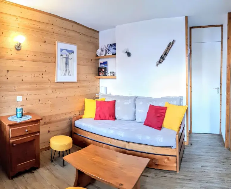 Nice delelig studio med hjørne bjerg, fuldstændig renoveret, i bopæl med elevator - Image 1