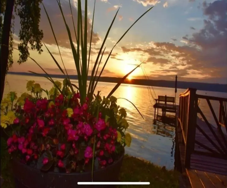 GORGEOUS Waterfront Home w/Huge Flat Yard, AMAZING VIEWS, Wine Trail - Image 1