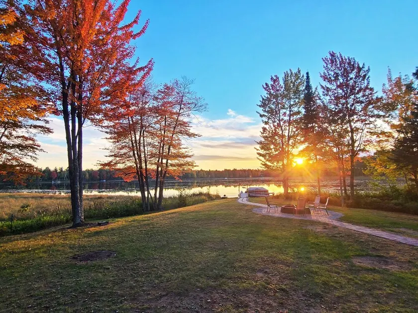 Beautiful and relaxing house on Long Lake - Image 1