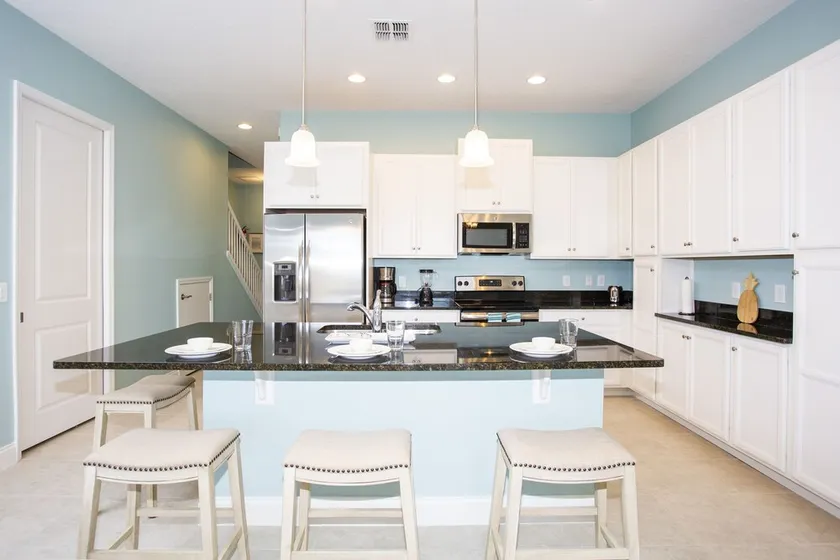 Merveilleux appartement convivial et familial avec piscine, internet haut débit et jardin | Vue lac - Image 1