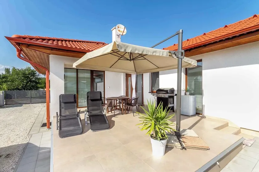 Holiday Home In Buzsak - Südtransdanubien 43397 - Image 1