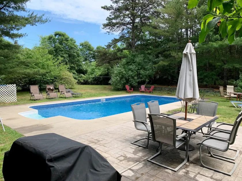 I Ground Pool, A / C, 4 + BR, 3BA, Wifi, spelrum. Sovplatser 10-12, stark wifi - Image 1
