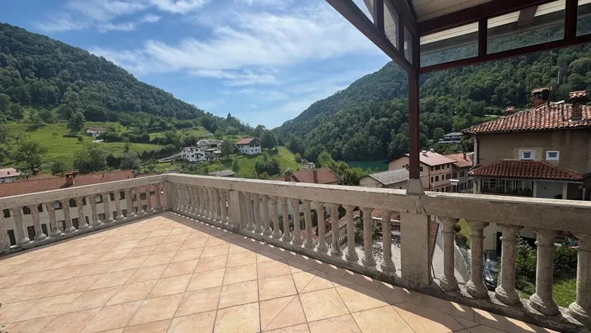 Stylish Penthouse with large terrace, great views, two bedrooms, sleeps 6, airco and private parking with EV - Image 1